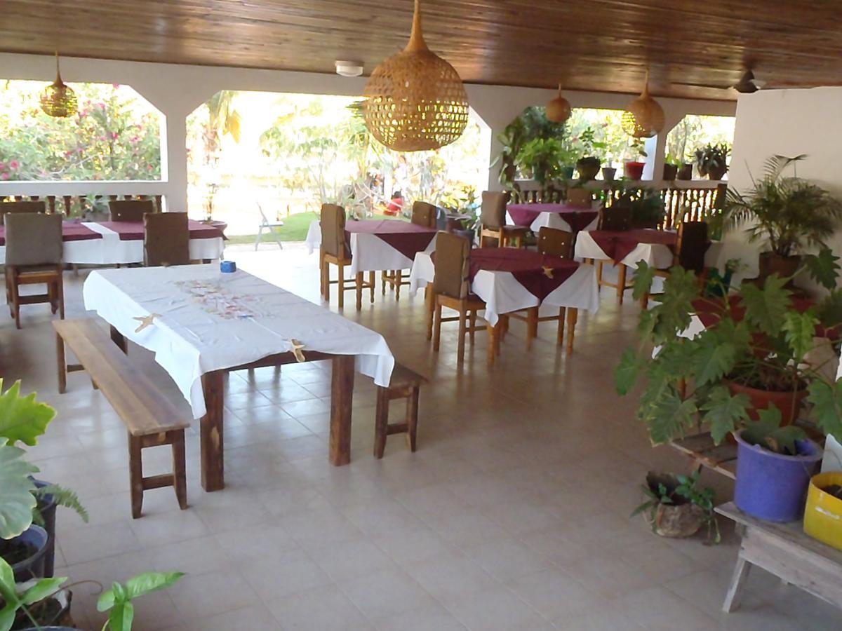 Chez Laurette Hotel Morombe Buitenkant foto